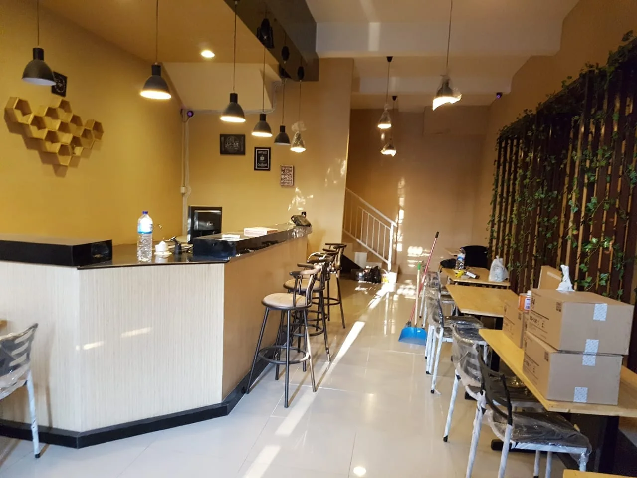 Dijual Ruko 3,5 Lantai + Interior Cafe Seberang Proyek Apartemen ATRIVM di Kuwukan, Lakarsantri, Surabaya Barat - Thumbnail 4