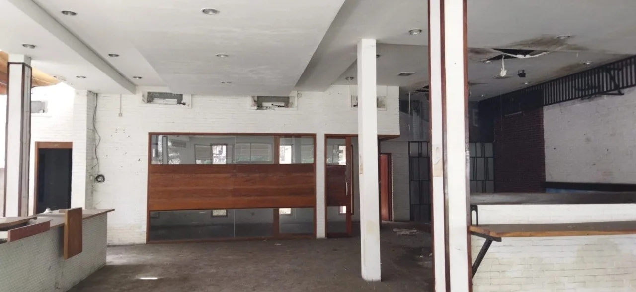 Disewakan Bangunan Eks Cafe Strategis Cocok Untuk Usaha di Kawasan Kertajaya Indah Surabaya Timur - Thumbnail 2