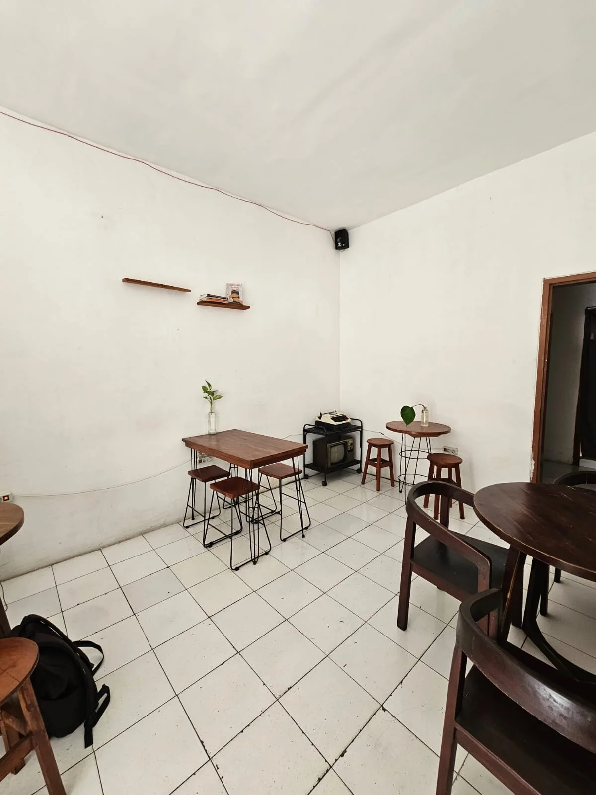 Rumah Usaha Disewakan di Rungkut Asri Surabaya Timur - Thumbnail 3
