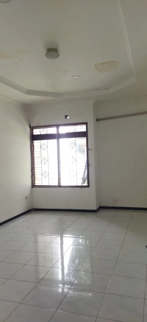 Disewakan Rumah Luas Siap Huni di Wilayah Dharmahusada Indah Surabaya Timur - Thumbnail 6