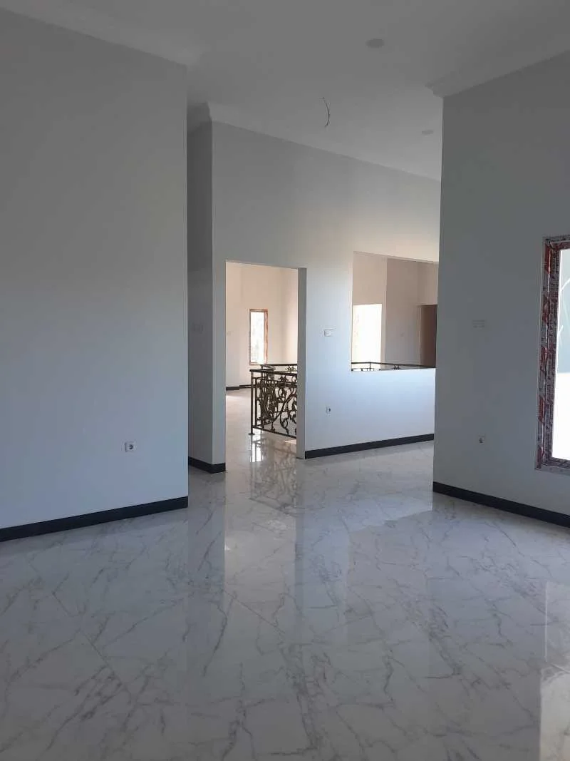 Dijual Rumah Mewah Semi Furnished Kawasan Strategis di Jemur Andayani, Wonocolo, Surabaya Selatan - Thumbnail 6