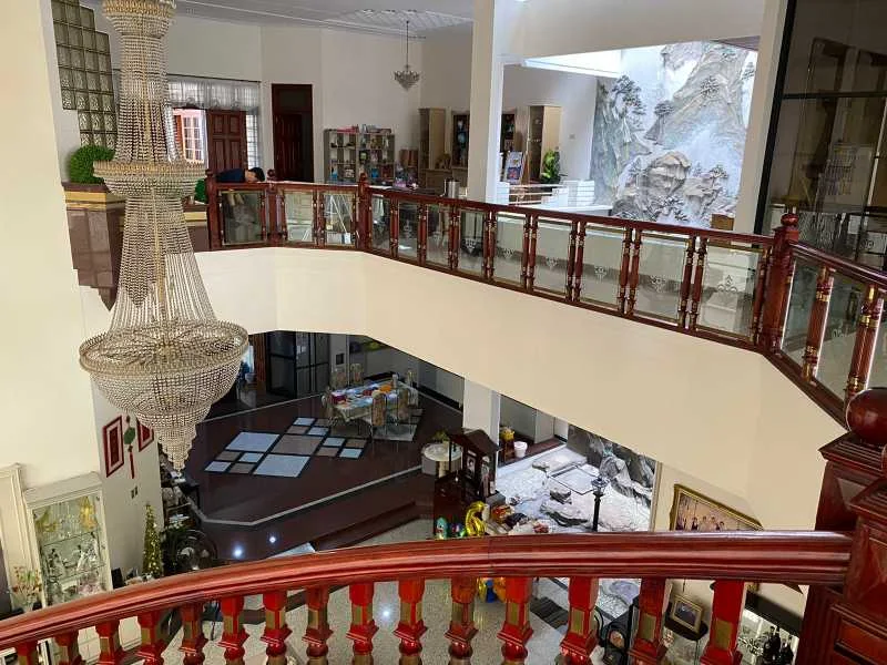 Dijual Rumah Lokasi Prestisius Strategis Mewah di Kawasan Cempaka Surabaya Pusat - Thumbnail 3