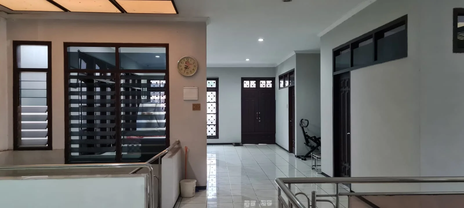 Dijual Rumah Mewah 2 Lantai Full Furnished di Kawasan Elite Darmo, Wonokromo, Surabaya Selatan - Thumbnail 2