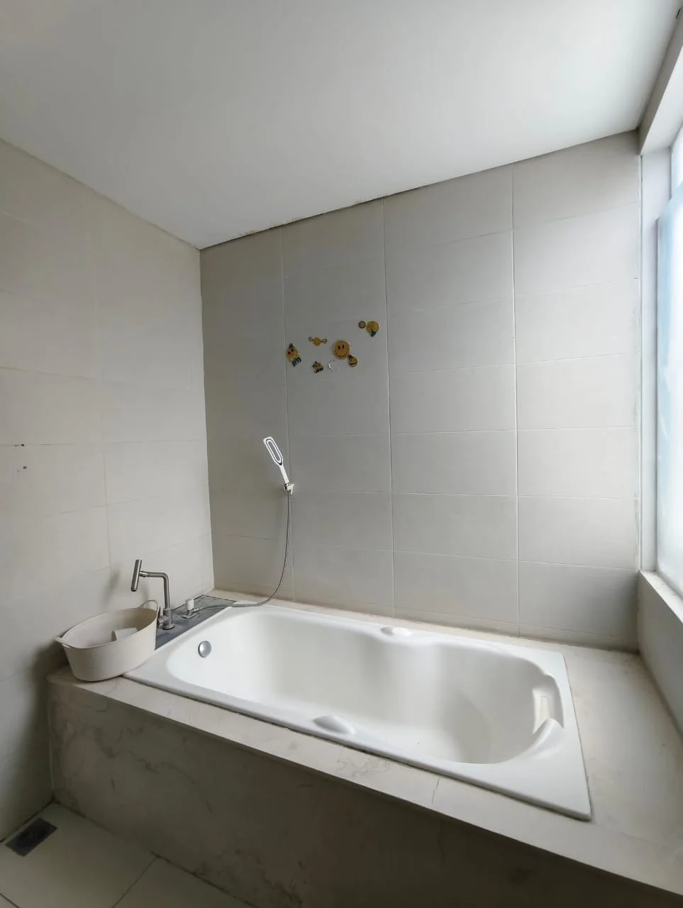 Dijual Rumah Mewah Lokasi Premium Siap Huni Royal Park Surabaya Barat - Thumbnail 8