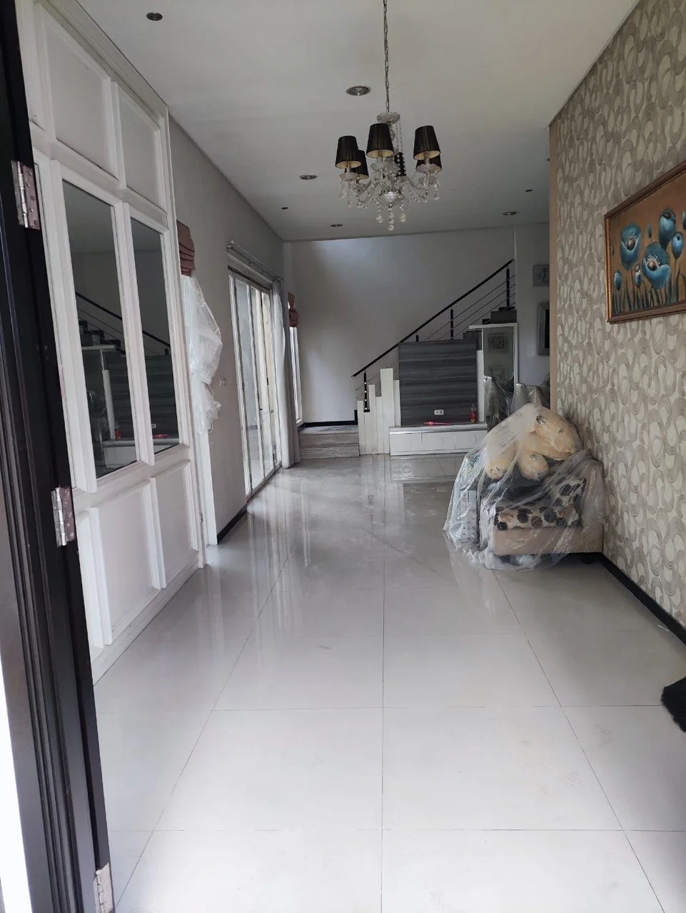 Disewakan Rumah Design Modern Minimalis Full Furnish Taman Puspa Raya Citraland Surabaya Barat - Thumbnail 3