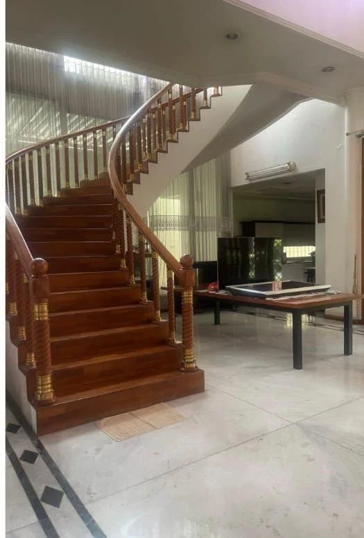 Dijual Rumah Mewah Lokasi Premium Margorejo Indah Surabaya Selatan - Thumbnail 2