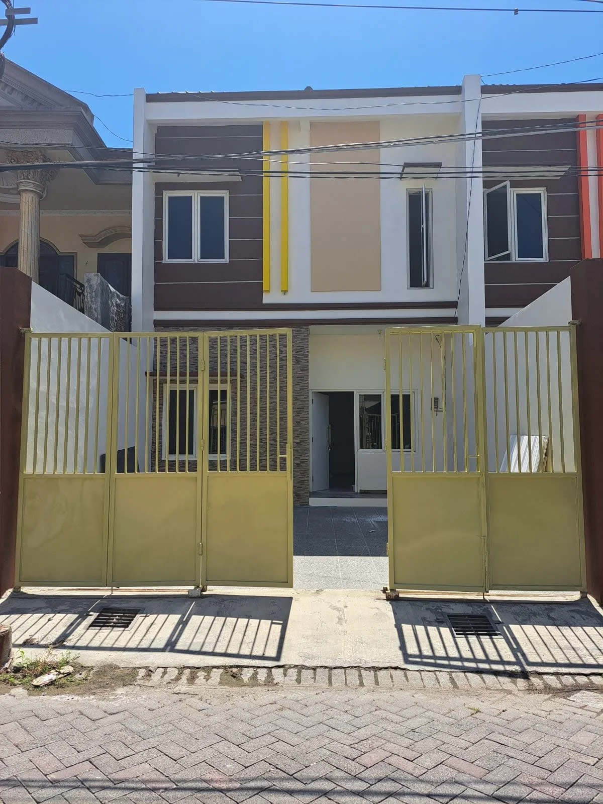 Dijual Rumah Baru Gress Lokasi Strategis Dekat Jalan Raya di Mulyosari Surabaya Timur - Image 1
