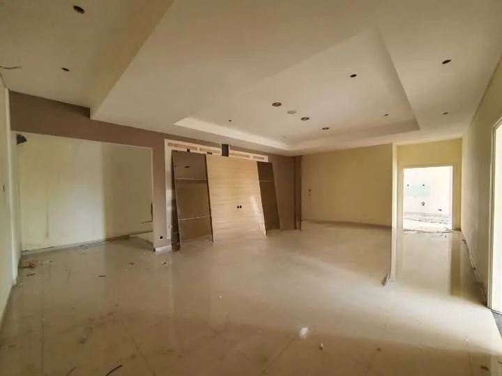 Disewakan Bangunan Komersial Lokasi Strategis Cocok Untuk Usaha di Raya South Emerald Mansion Surabaya Barat - Thumbnail 2