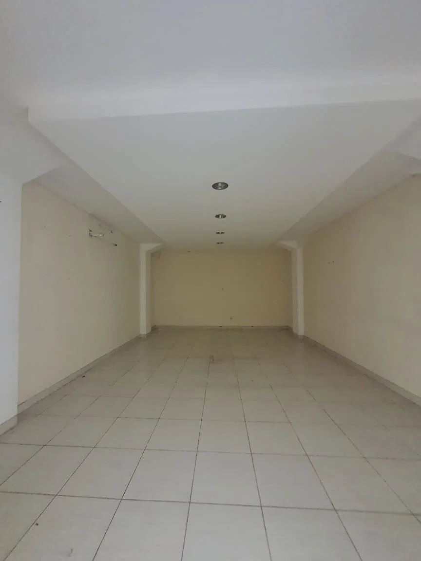 Disewakan Bangunan Komersial Lokasi Strategis Cocok Untuk Usaha di Raya South Emerald Mansion Surabaya Barat - Thumbnail 7