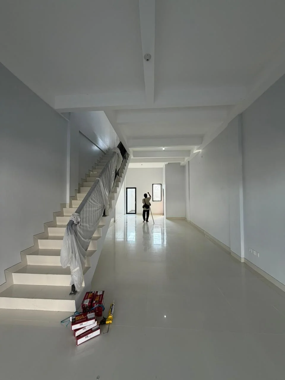 Disewakan Ruko Premium 3 Lantai Lokasi Strategis Wilayah One Arcade Phase Citraland Surabaya Barat - Thumbnail 3