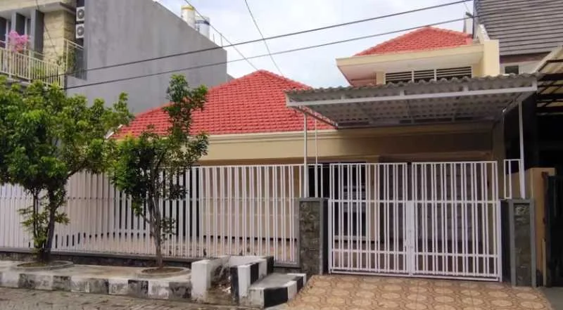 Disewakan Rumah 1,5 Lantai Dekat RSI Jemursari di Jemur Andayani, Wonocolo, Surabaya Selatan - Image 1