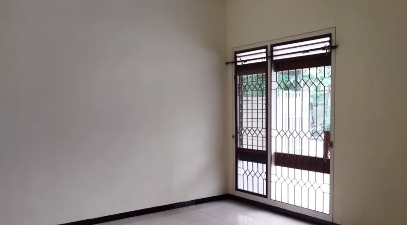 Disewakan Rumah 1,5 Lantai Dekat RSI Jemursari di Jemur Andayani, Wonocolo, Surabaya Selatan - Thumbnail 3