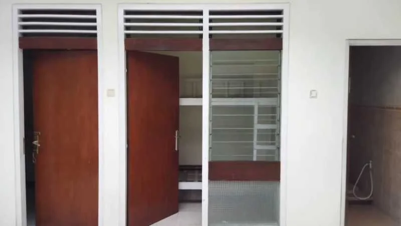 Disewakan Rumah 1,5 Lantai Dekat RSI Jemursari di Jemur Andayani, Wonocolo, Surabaya Selatan - Thumbnail 6