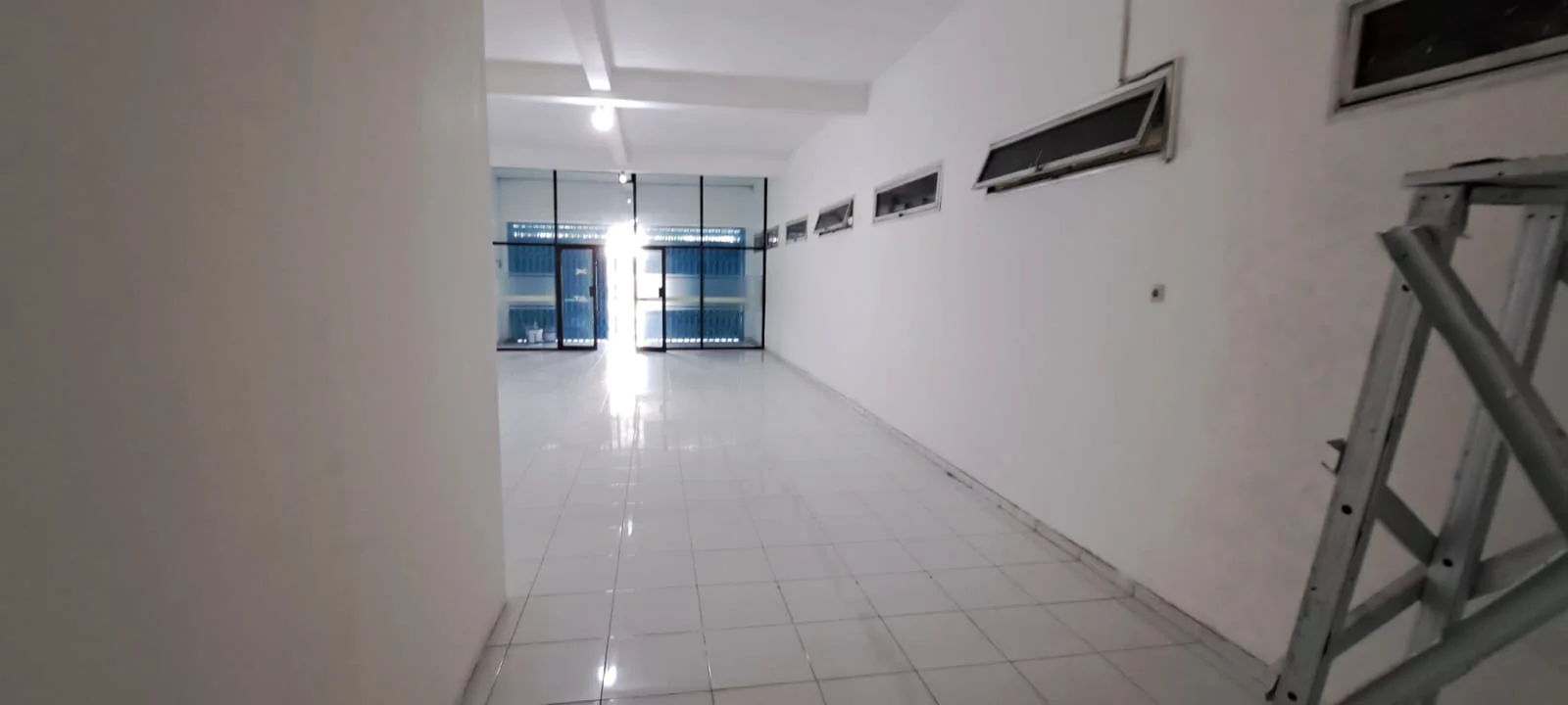 Disewakan Ruko Strategis 2 Lantai di Kawasan Kandangan, Surabaya Barat - Thumbnail 3