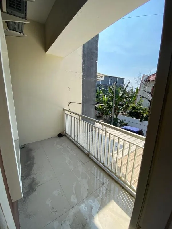 Dijual Rumah Semi Furnished Dekat UK Petra & Raya A. Yani di Kutisari, Tenggilis Mejoyo, Surabaya Selatan - Thumbnail 3
