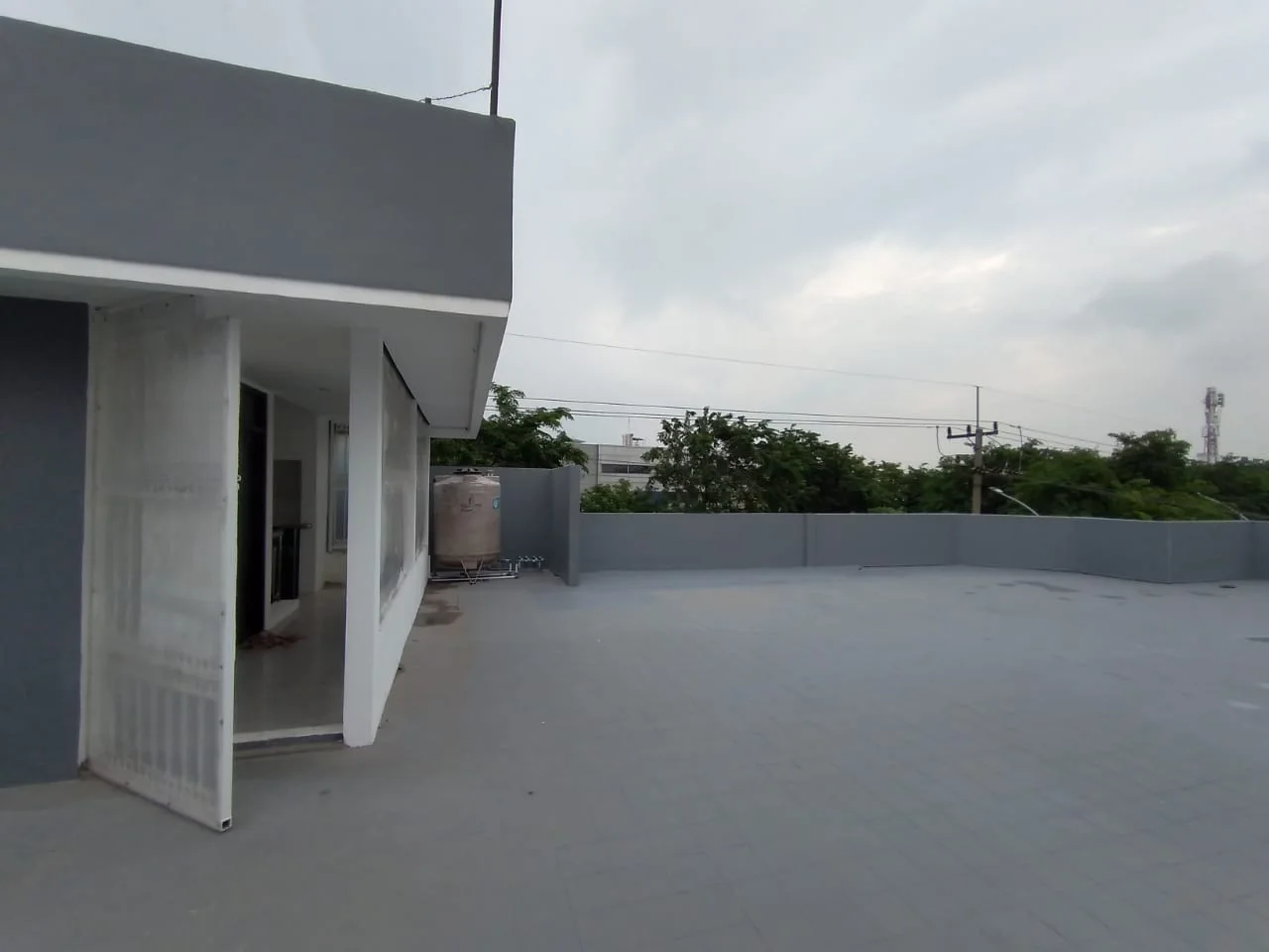 Disewakan Ruko 3 Lantai Los Tanpa Sekat Jalan Raya Ramai di Nol Raya Kenjeran Surabaya Timur - Thumbnail 4