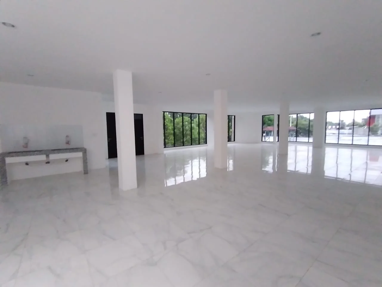 Disewakan Ruko 3 Lantai Los Tanpa Sekat Jalan Raya Ramai di Nol Raya Kenjeran Surabaya Timur - Thumbnail 6