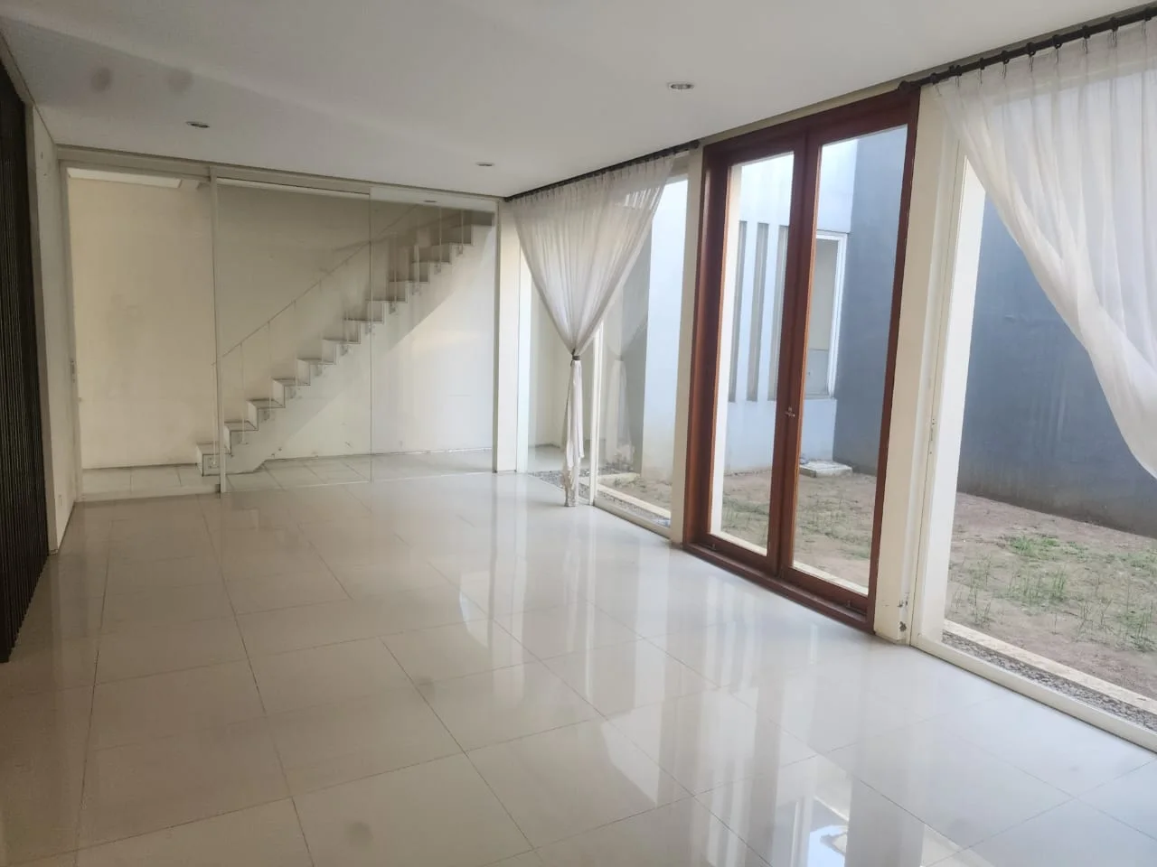 Dijual/Disewakan Apartemen Voila Ciputra World Surabaya Barat - Thumbnail 3