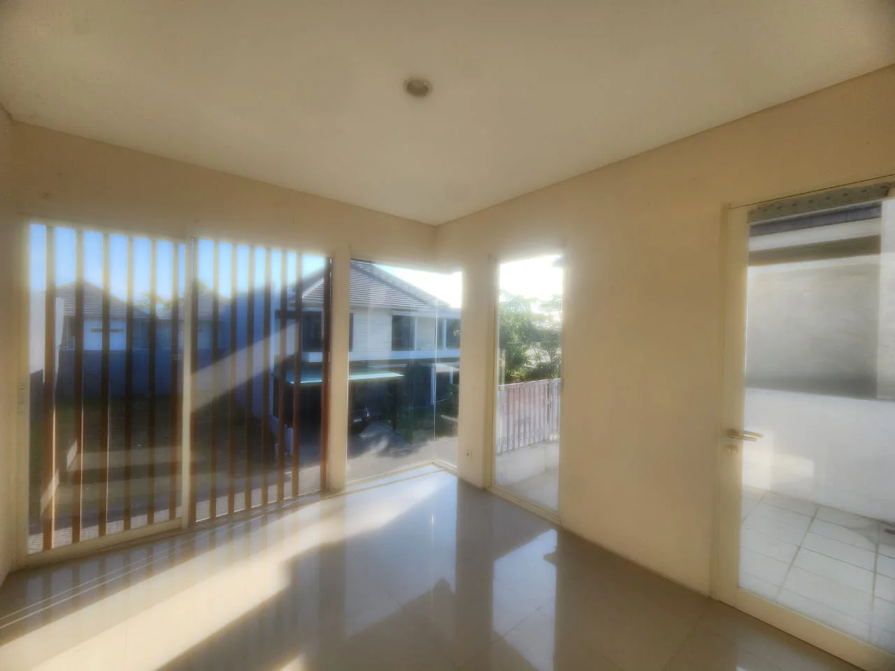 Dijual/Disewakan Apartemen Voila Ciputra World Surabaya Barat - Thumbnail 4