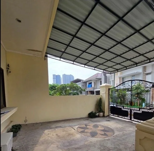 Dijual Rumah Mewah Hook Siap Huni di Villa Royal Pakuwon City Surabaya Timur - Thumbnail 3
