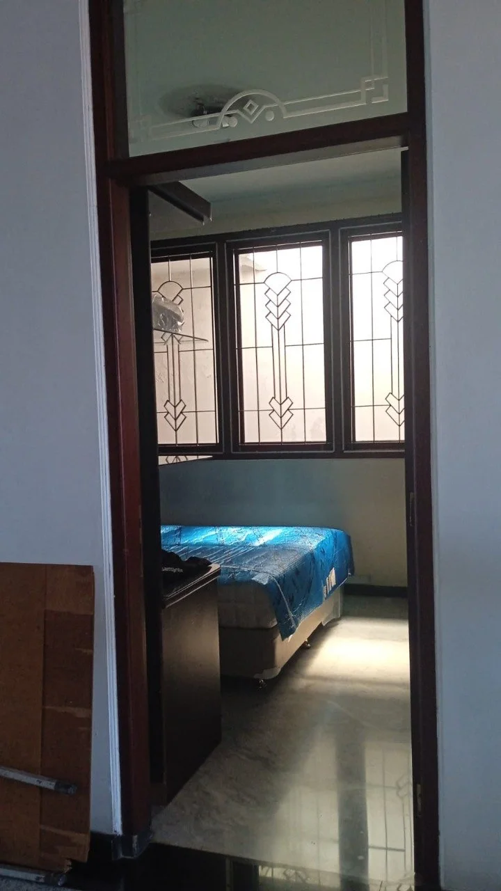 Dijual Rumah Mewah Terawat Furnish Siap Huni di Kawasan Darmo Permai Timur Surabaya Barat - Thumbnail 5