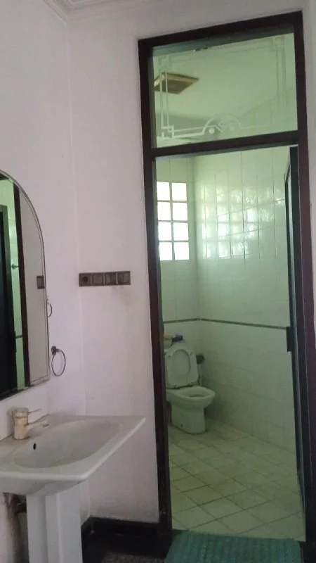 Dijual Rumah Mewah Terawat Furnish Siap Huni di Kawasan Darmo Permai Timur Surabaya Barat - Thumbnail 6