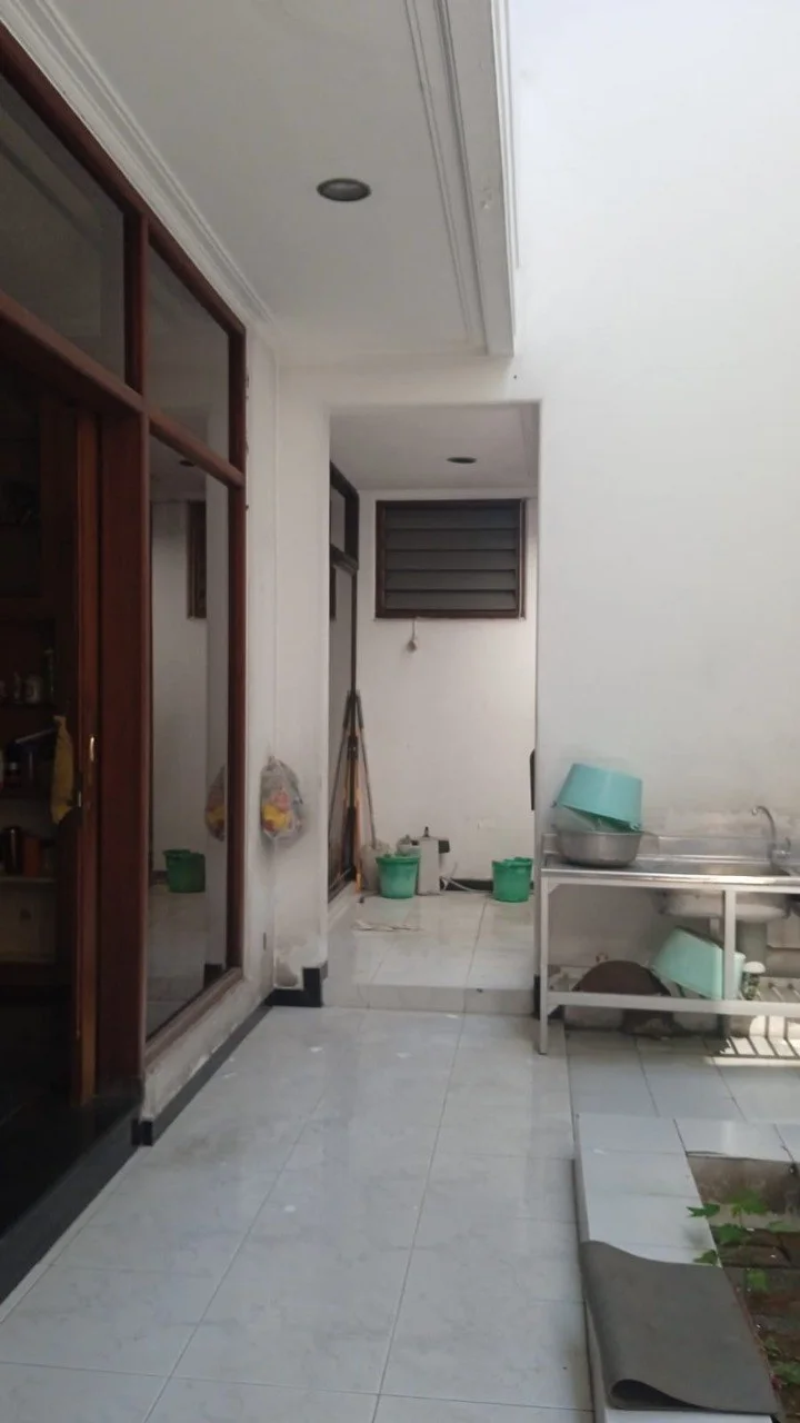 Dijual Rumah Mewah Terawat Furnish Siap Huni di Kawasan Darmo Permai Timur Surabaya Barat - Thumbnail 7