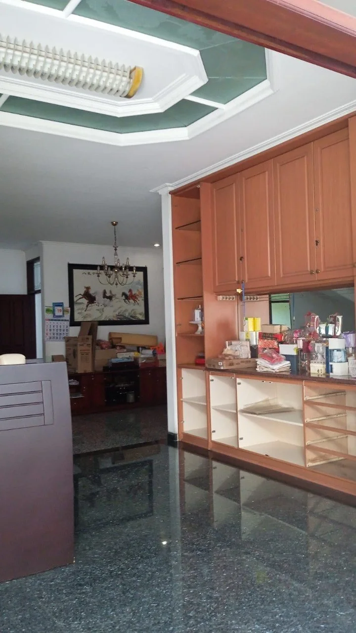 Dijual Rumah Mewah Terawat Furnish Siap Huni di Kawasan Darmo Permai Timur Surabaya Barat - Thumbnail 8