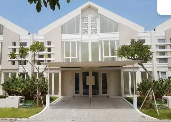 Disewakan Rumah Nyaman 2 Lantai Siap Huni di Kawasan Zimbali Costa Grand Island Pakuwon City Surabaya Timur - Image 1
