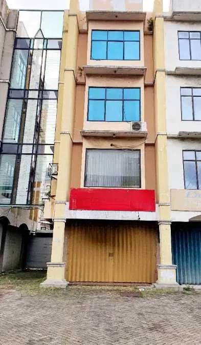 Dijual/Disewakan Ruko 4 Lantai Strategis Cocok Untuk Usaha dan Kantor di Jalan Bunguran Surabaya Pusat - Image 1