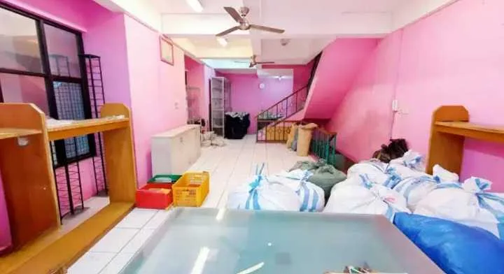 Dijual/Disewakan Ruko 4 Lantai Strategis Cocok Untuk Usaha dan Kantor di Jalan Bunguran Surabaya Pusat - Thumbnail 3