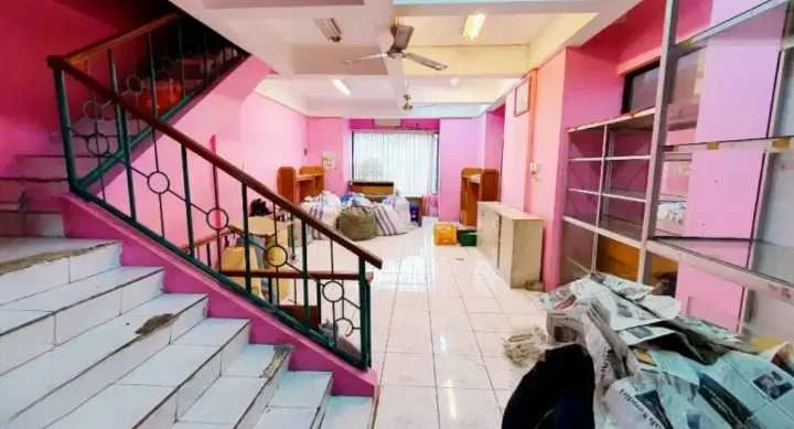 Dijual/Disewakan Ruko 4 Lantai Strategis Cocok Untuk Usaha dan Kantor di Jalan Bunguran Surabaya Pusat - Thumbnail 4