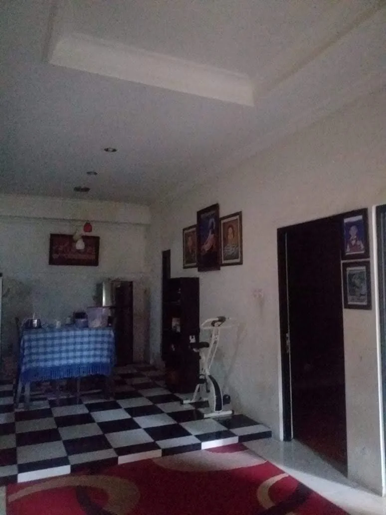 Dijual Rumah Hook Semi Furnished, Kawasan Babatan Indah, Wiyung, Surabaya Barat - Thumbnail 2