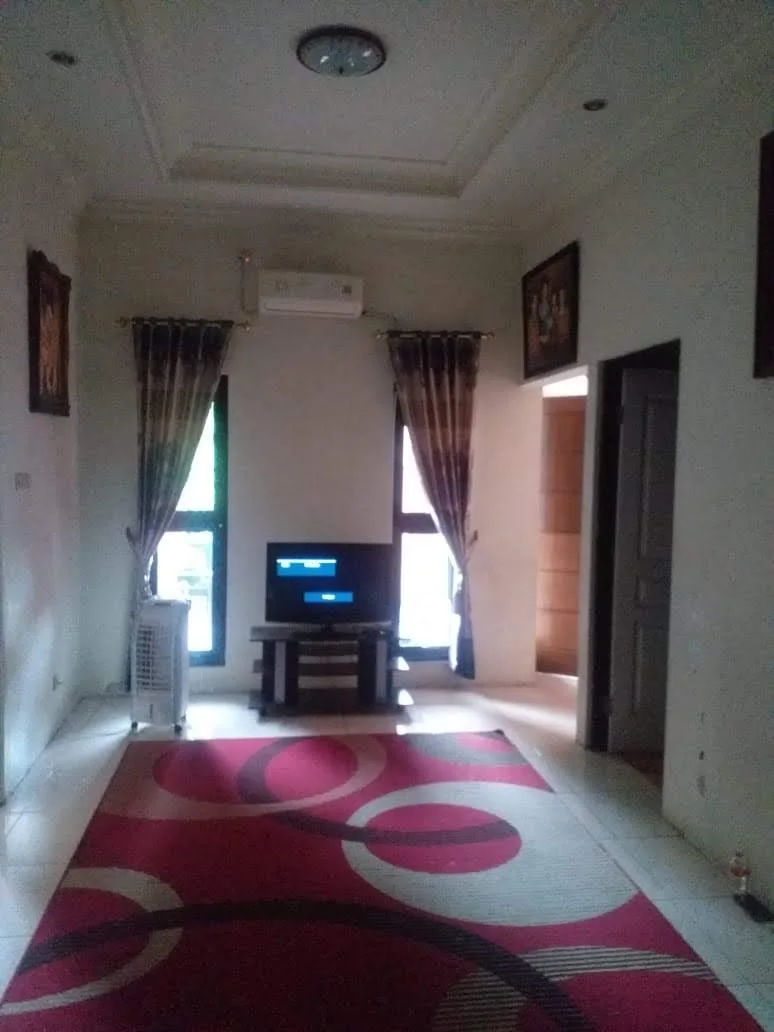 Dijual Rumah Hook Semi Furnished, Kawasan Babatan Indah, Wiyung, Surabaya Barat - Thumbnail 4