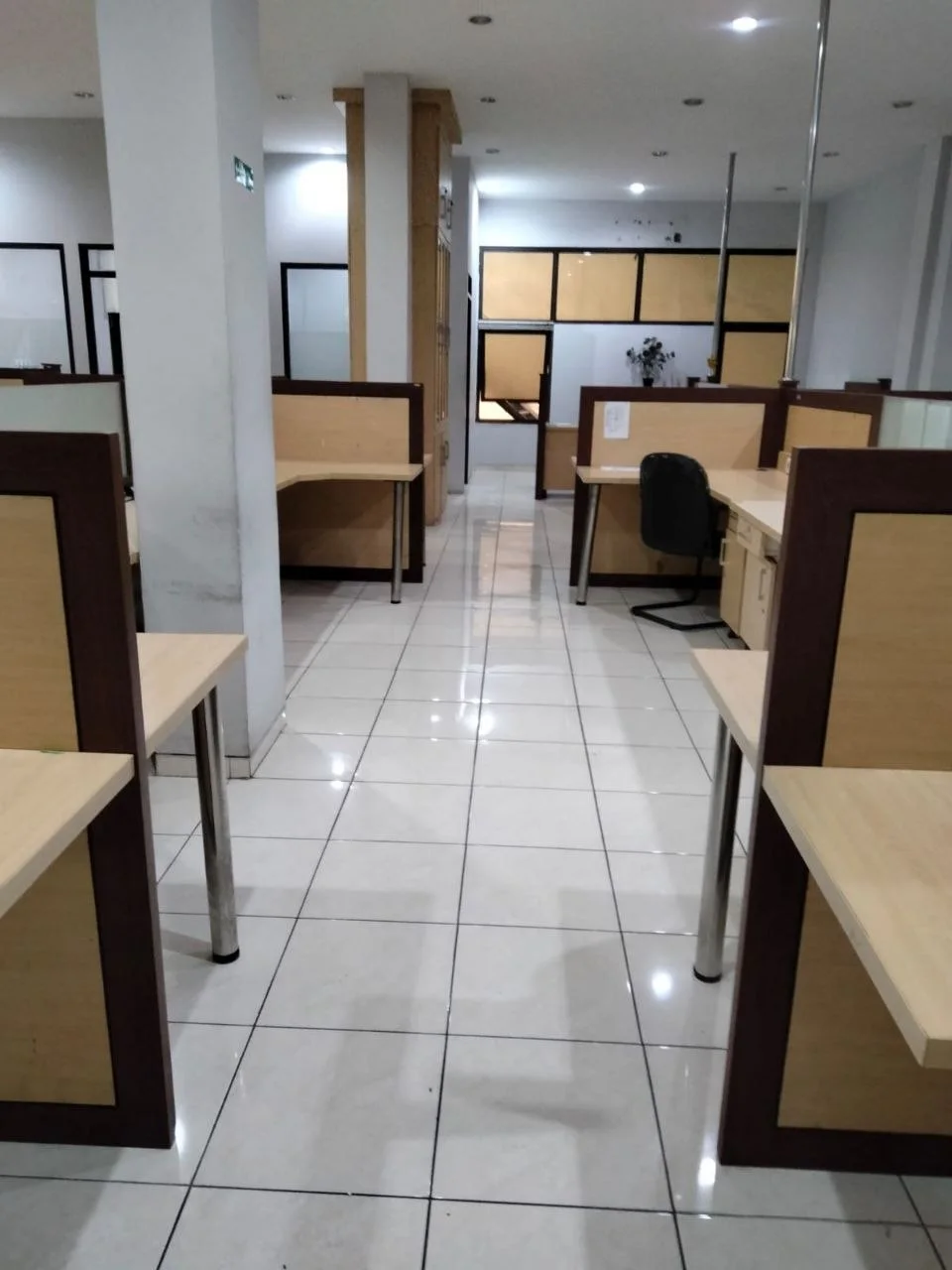 Jual Gedung Kantor 2 Lantai Lokasi Strategis di Raya Sarono Jiwo Surabaya Selatan - Thumbnail 7