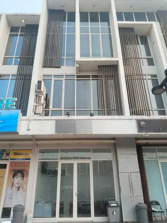 Dijual Ruko 3 Lantai Komersial Area Strategis di Wilayah Northwest Boulevard Surabaya Barat - Image 1