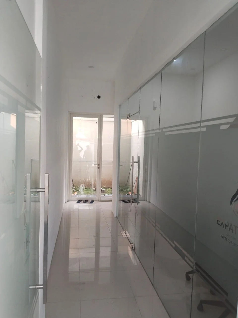 Dijual Ruko 3 Lantai Komersial Area Strategis di Wilayah Northwest Boulevard Surabaya Barat - Thumbnail 2
