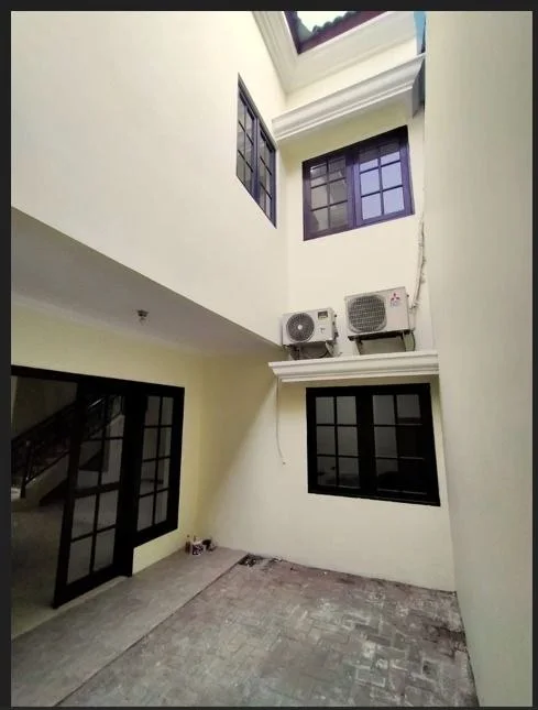 Dijual/Disewakan Rumah Mewah 2 Lantai Lokasi Strategis di Galaxy Royal Palace Surabaya Timur - Thumbnail 4