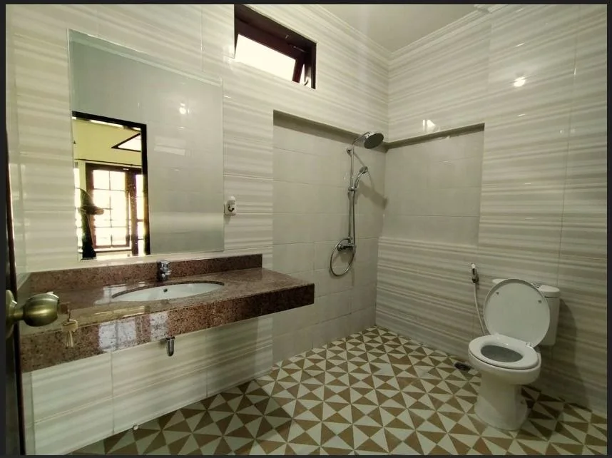 Dijual/Disewakan Rumah Mewah 2 Lantai Lokasi Strategis di Galaxy Royal Palace Surabaya Timur - Thumbnail 5