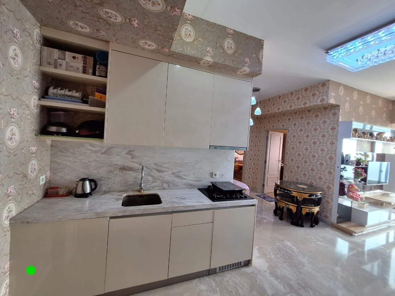 Jual Unit Apartemen Mewah 2 BR The Peak Tunjungan Plaza Jalan Embong Malang Surabaya Pusat - Thumbnail 4