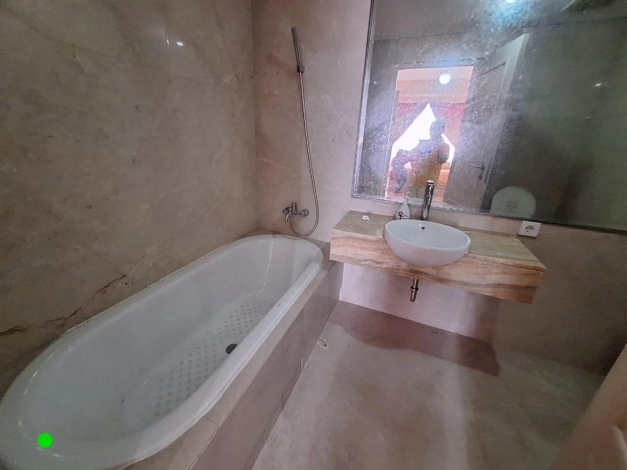 Jual Unit Apartemen Mewah 2 BR The Peak Tunjungan Plaza Jalan Embong Malang Surabaya Pusat - Thumbnail 6