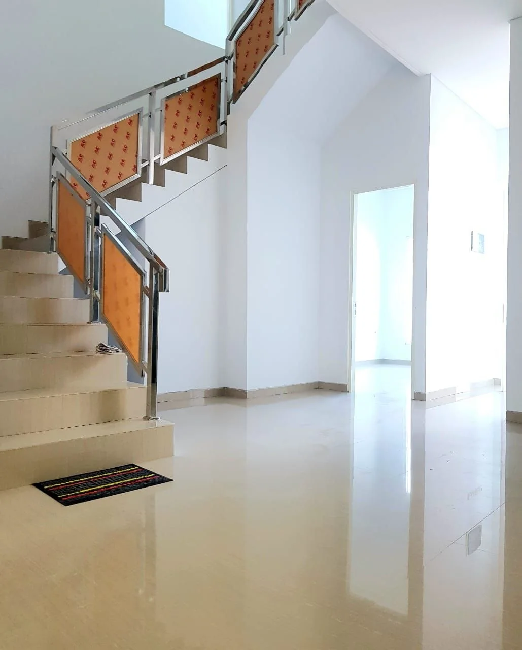 Jual Rumah Mewah Modern Baru Lokasi Premium di Imperial Beach Pakuwon City Surabaya Timur - Thumbnail 5