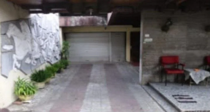 Jual Rumah Mewah 2 Lantai Lokasi Strategis Ketintang Surabaya Selatan - Thumbnail 4