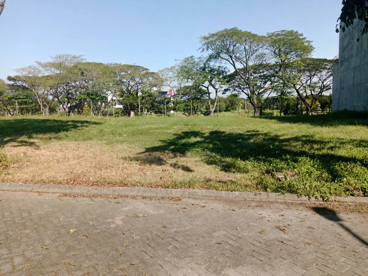 Dijual Tanah Kavling Premium Harga Menarik di Kawasan Bukit Telaga Golf Citraland Surabaya Barat - Image 1
