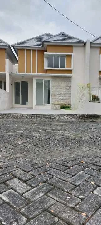 Dijual Rumah Baru Modern Tipe Pyrus Plus DLX di Golden Berry Regency Menganti Gresik - Image 1