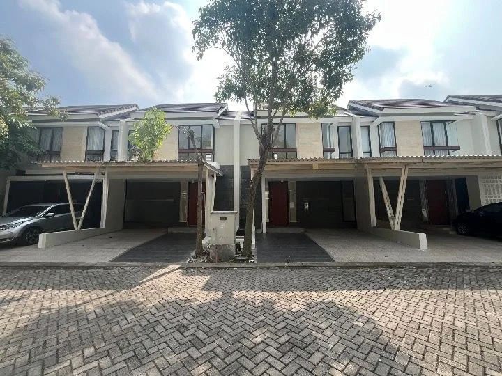 Dijual Rumah Baru 2 Lantai Siap Huni di Kawasan Nortwest Lake Citraland Surabaya Barat - Image 1