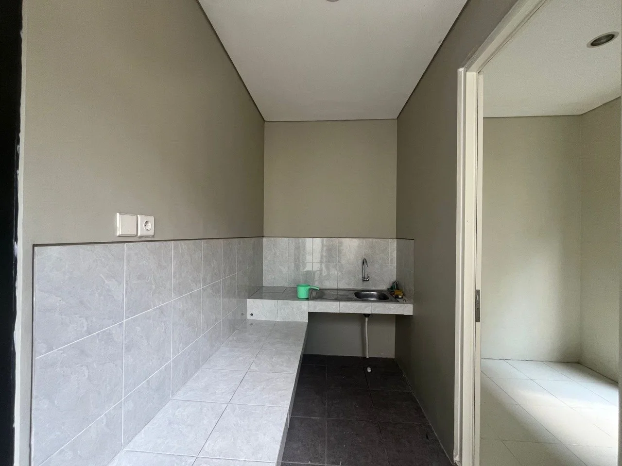 Dijual Rumah Baru 2 Lantai Siap Huni di Kawasan Nortwest Lake Citraland Surabaya Barat - Thumbnail 3