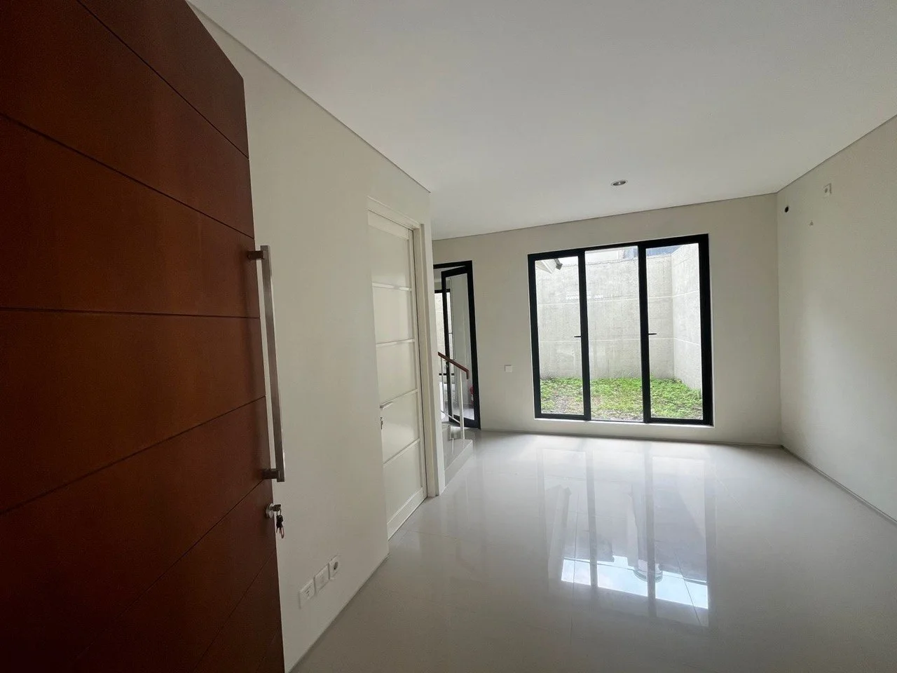 Dijual Rumah Baru 2 Lantai Siap Huni di Kawasan Nortwest Lake Citraland Surabaya Barat - Thumbnail 9