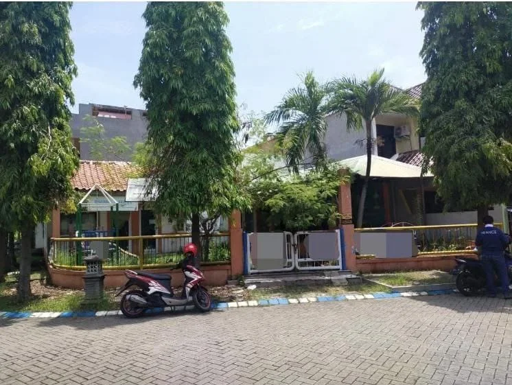Jual Rumah 1 Lantai Lokasi Strategis di Taman Paris Puri Surya Jaya Sidoarjo - Image 1