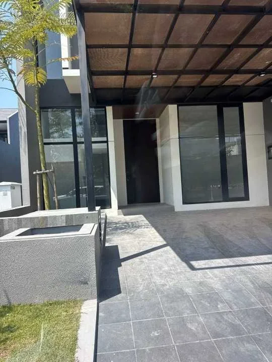 Dijual/ Disewakan Rumah Baru Gress District 9 Tipe Dempsey Citraland Utama Surabaya Barat